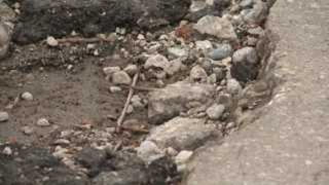 Mayor Barrett asks for pothole assistance