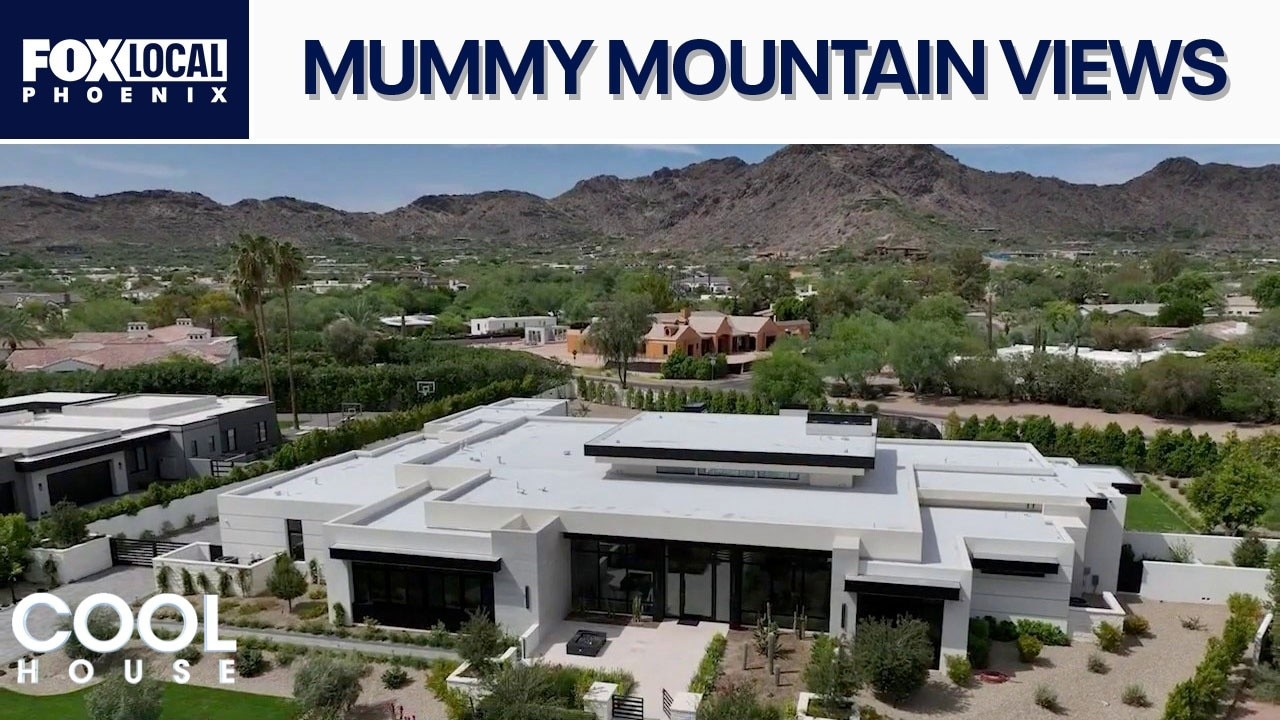 Paradise Valley home with 2 kitchens l Cool House