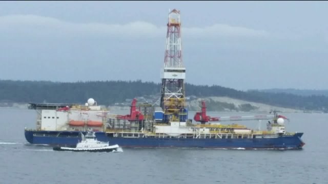 Protesters against arctic drilling rig