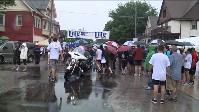 "It`s a tradition:" Fun on the street Sunday as folks turn out for Locust Street Festival