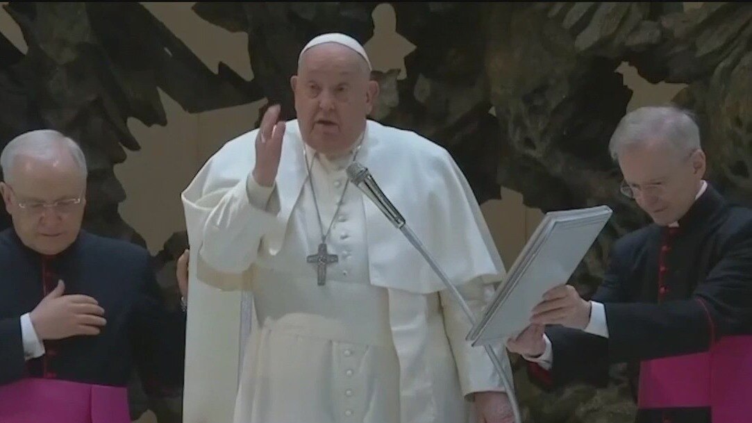 Pope Francis continues to battle infection