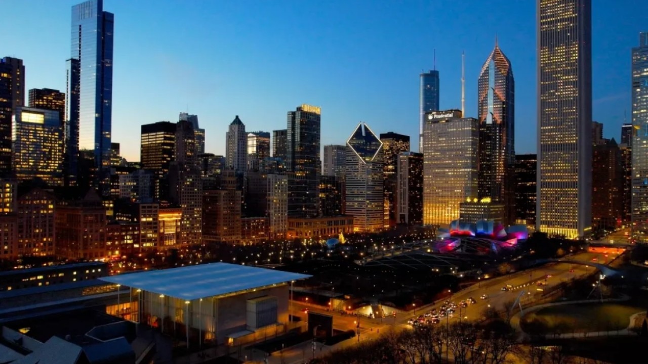 Has Chicago become the place to visit? Tourism spending hits record $21.5B | ChicagoLIVE