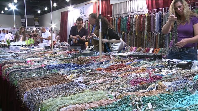 Beads, buttons & more in Milwaukee this weekend