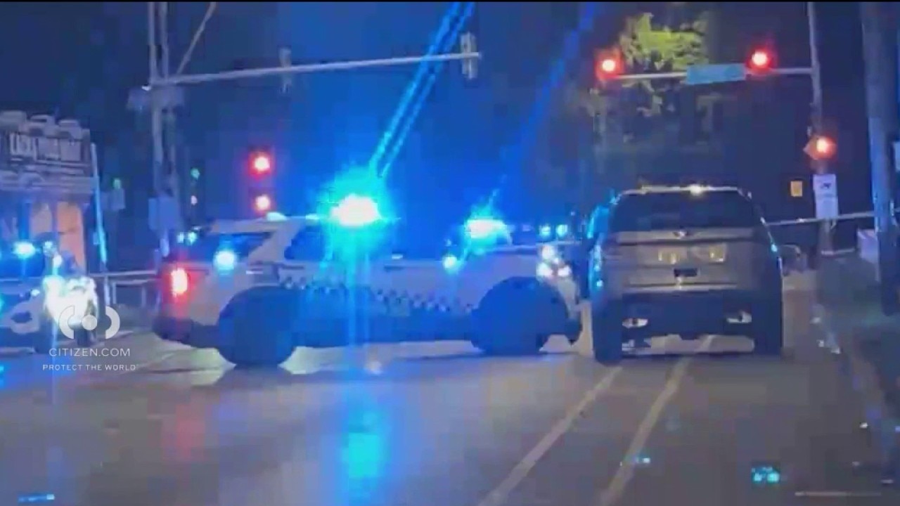 Chicago crime: Man fatally shot after stabbing woman, police say