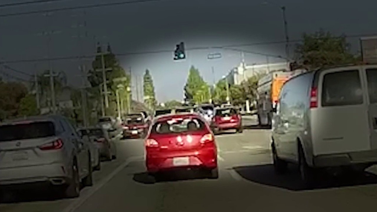 Video shows SUV crashing into Metro bus in Chatsworth 