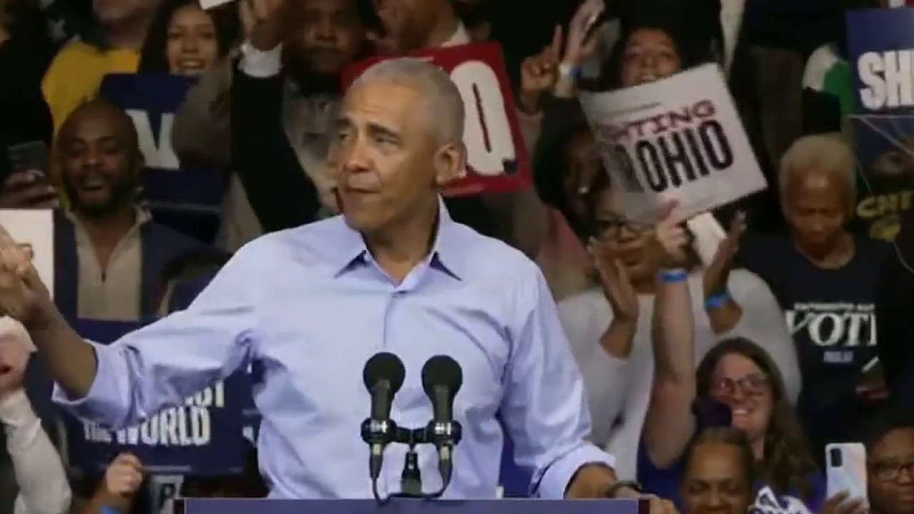 Attendees begin to gather for Obama rally