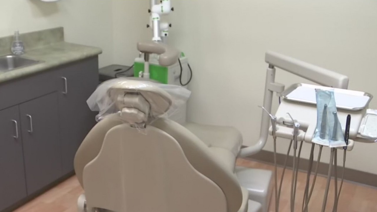 Illinois Medicaid residents struggle to access dental care | ChicagoLIVE