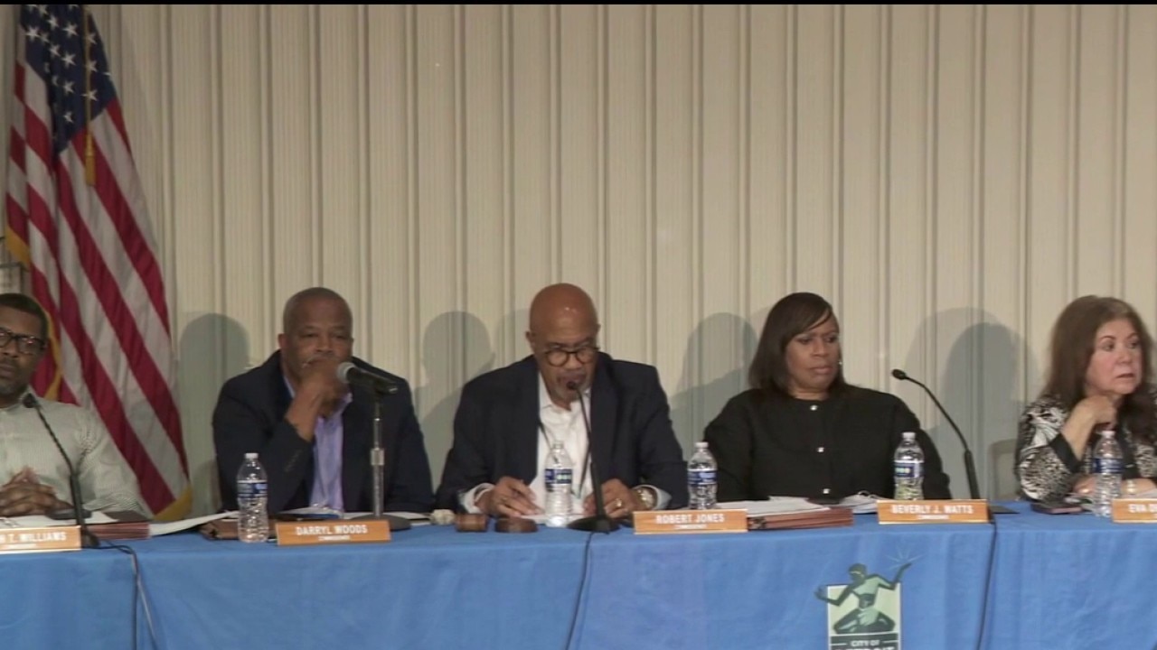 Detroit police board addresses wave of gun violence