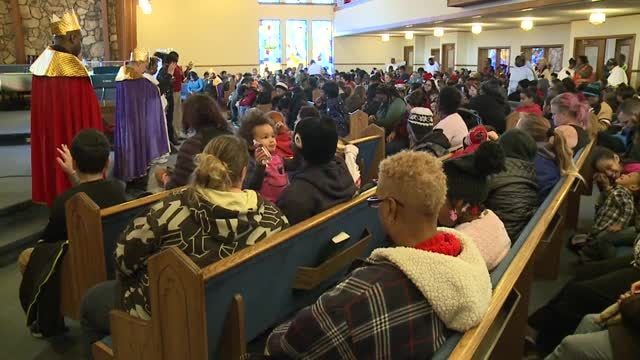 Racine food giveaway
