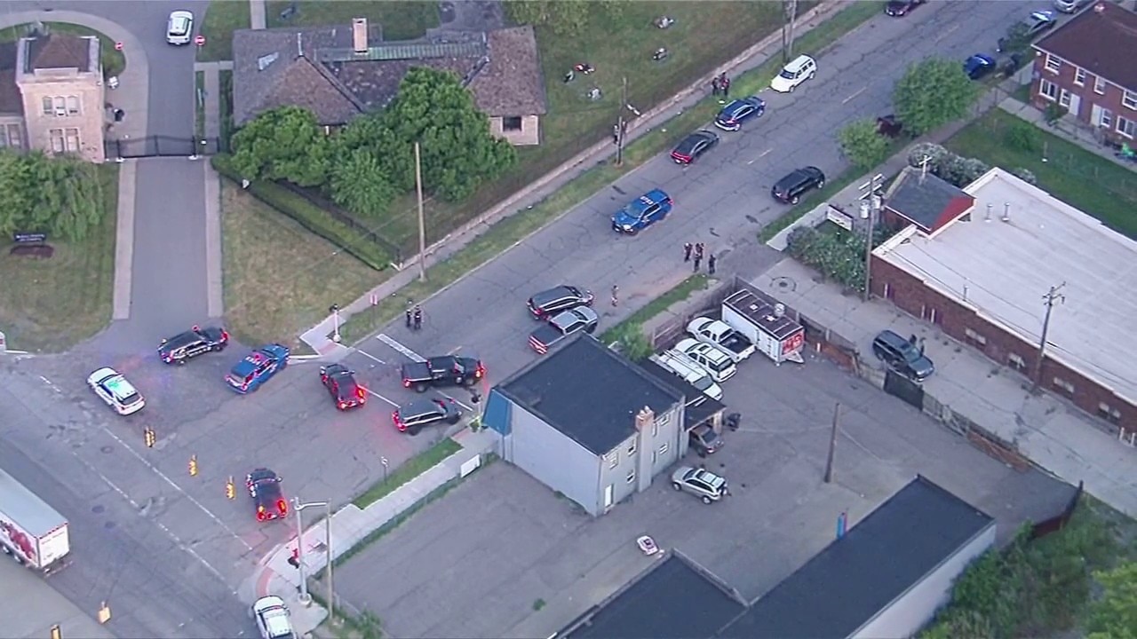 SkyFOX flies over massive police scene in SW Detroit