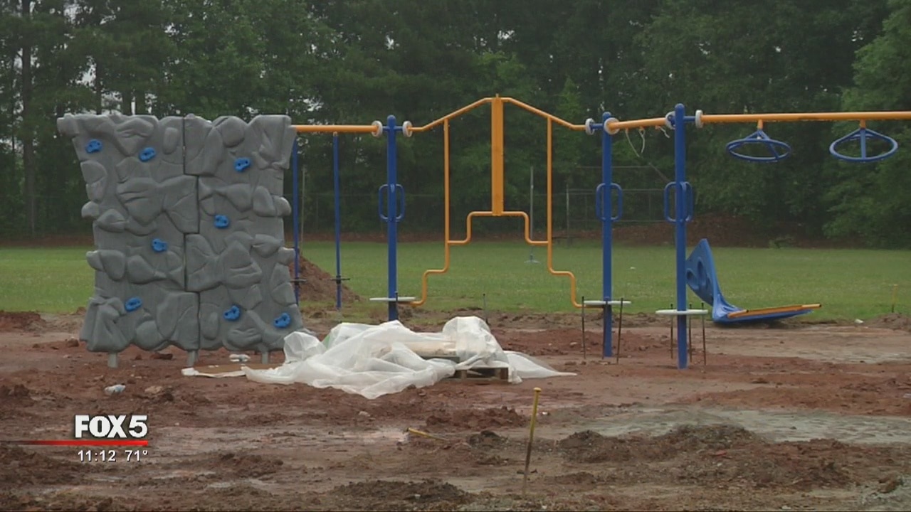 Construction worker injured in carjacking