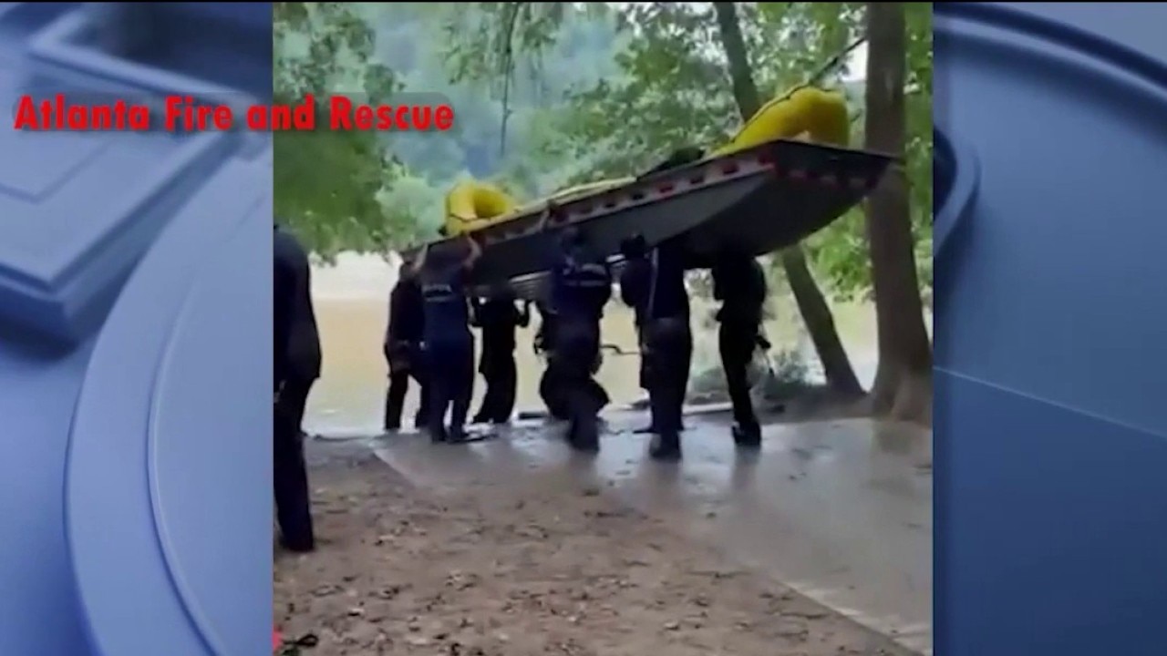 Chattahoochee River accident leaves six stranded  