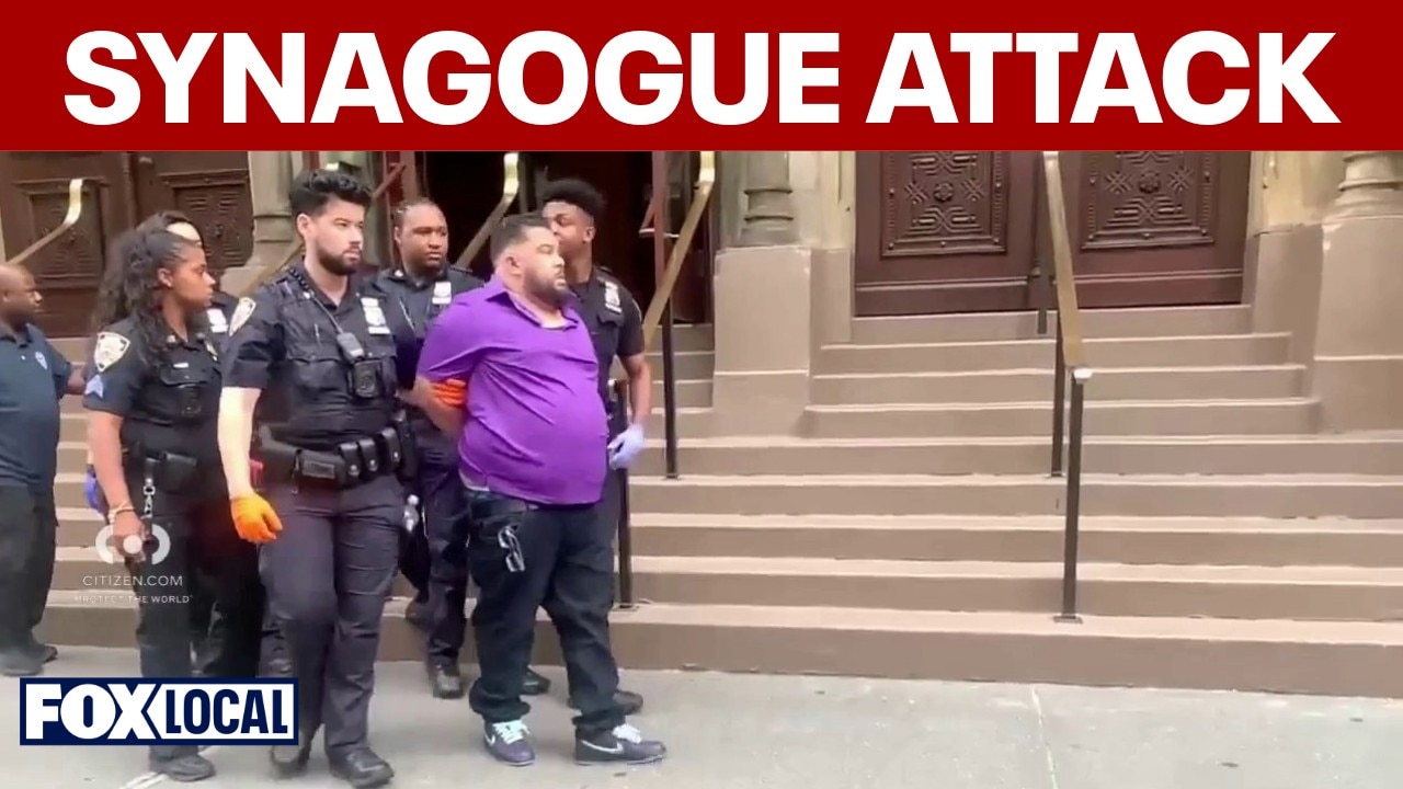 Shabbat service disrupted at NYC synagogue after suspect attacks 2