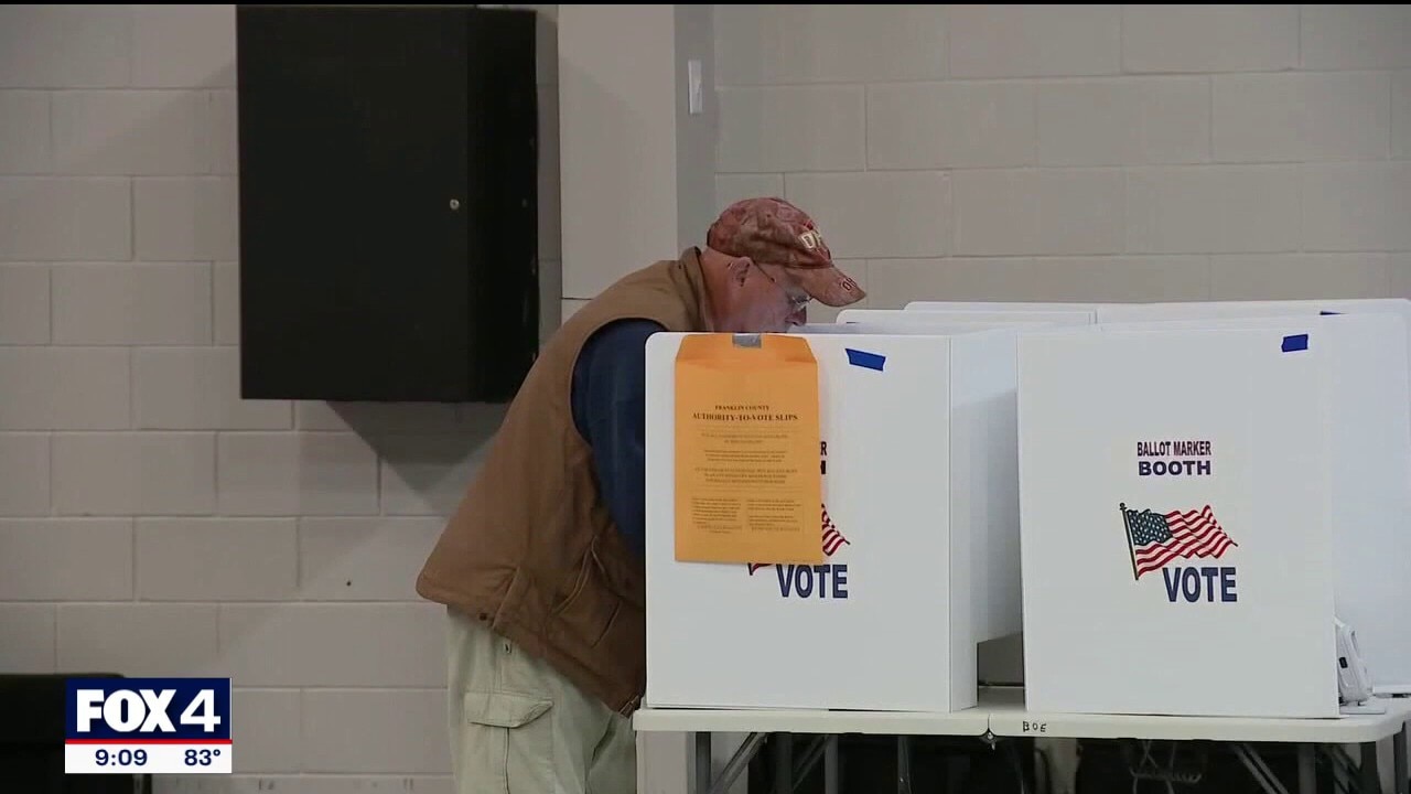 Voting rights groups sue Texas over delayed registration