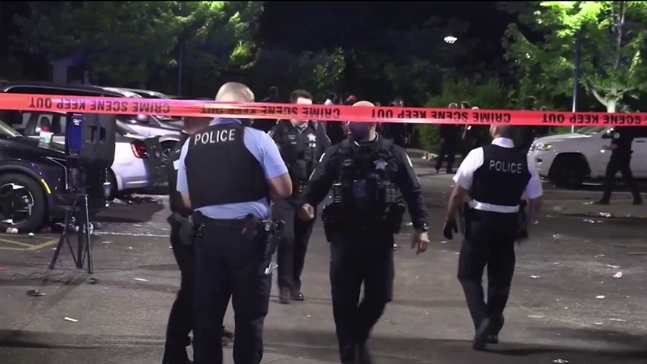 Violent Memorial Day weekend in Chicago results in dozens shot, police officers injured