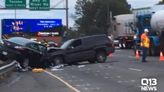 Head-on crash creates delays on I-5 near Tacoma