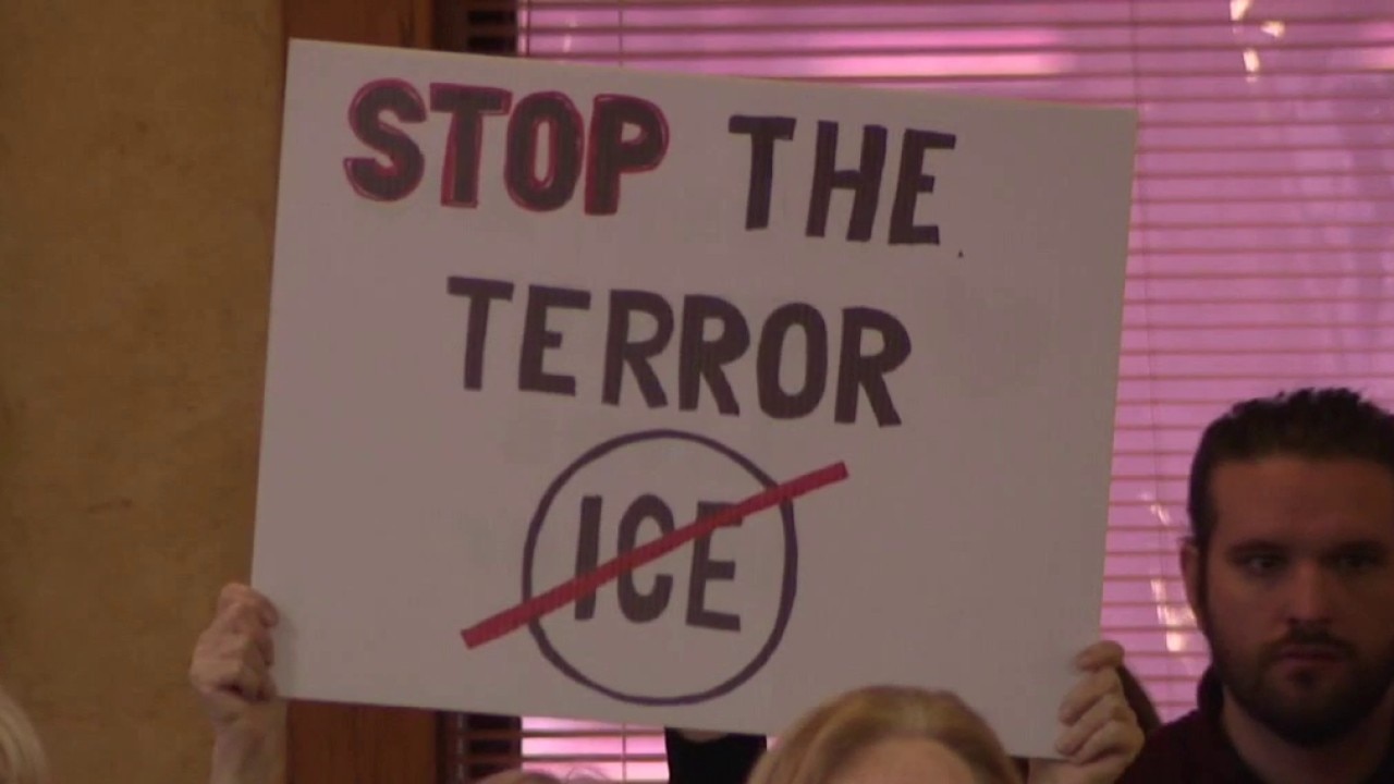 ICE in Milwaukee: US DOJ says it will not comply with mask ban ordinance