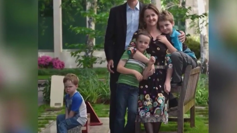 Family holiday card goes viral