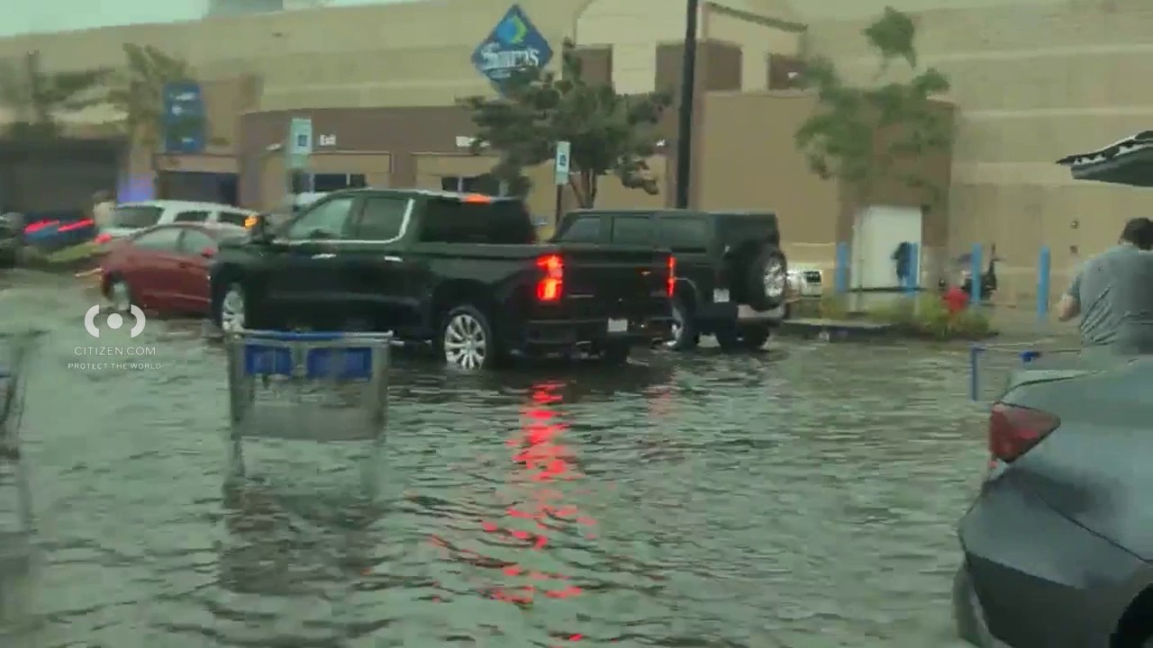 Heavy flooding overtakes Sam’s Club parking lot in Hodgkins