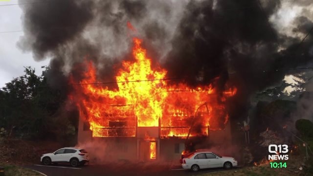 Witnesses Save People From Apartment Fire
