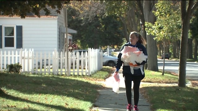 Giving back to the `Bay:` Whitefish Bay students host city wide food drive
