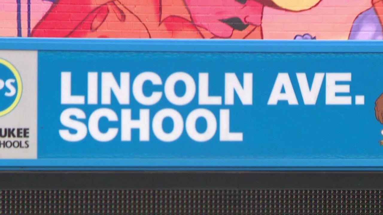 Milwaukee Lincoln Avenue School fire; staff, students to relocate