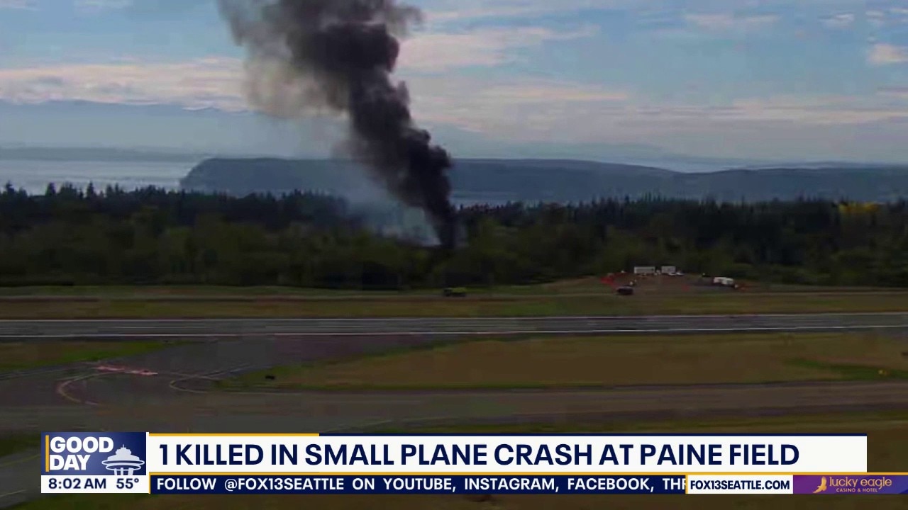 1 killed in small plane crash at Paine Field