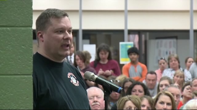 After superintendent resigns, Grafton school board hears from those who support Bob Maronde
