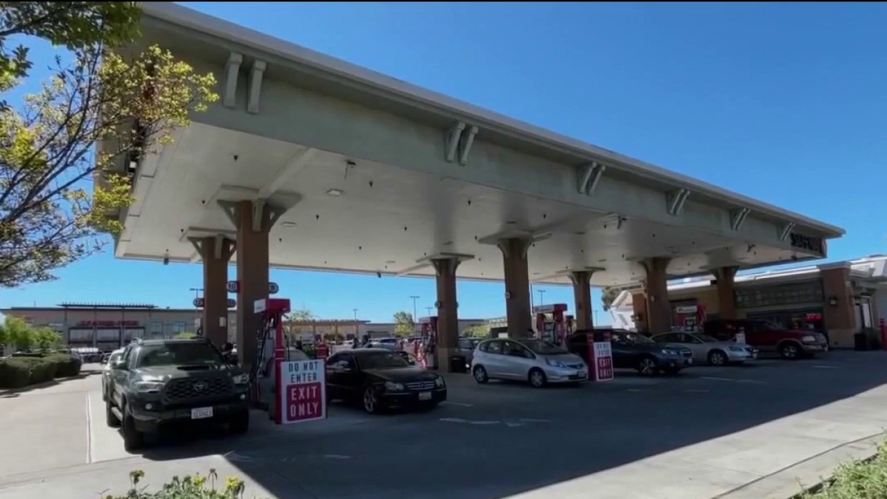 Memorial Day gas prices and road trip tips