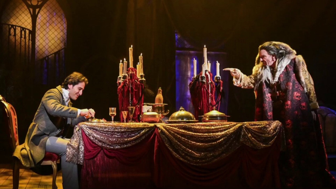 'Dracula' at TheatreWorks Silicon Valley