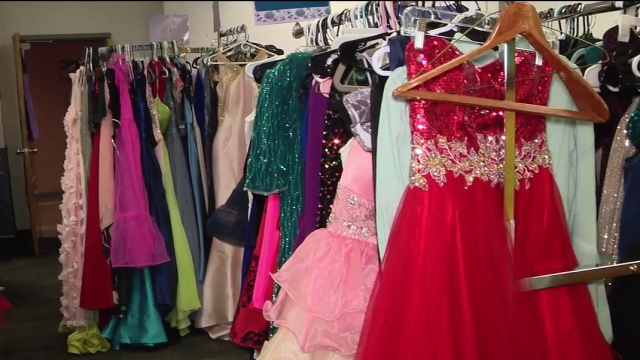 High school students offered free formal attire, accessories for prom season