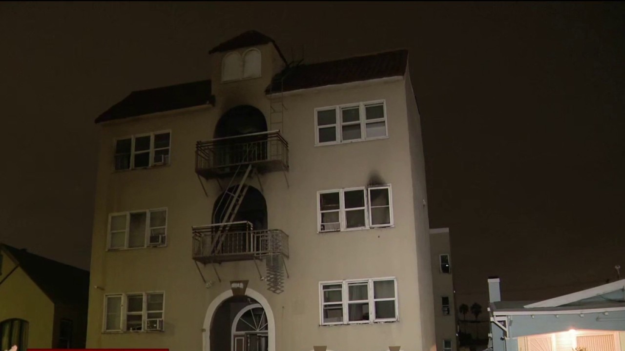 3-alarm fire displaces 100 Oakland residents
