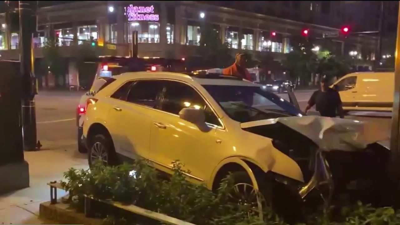 Driver flees after Loop crash leaves passenger injured