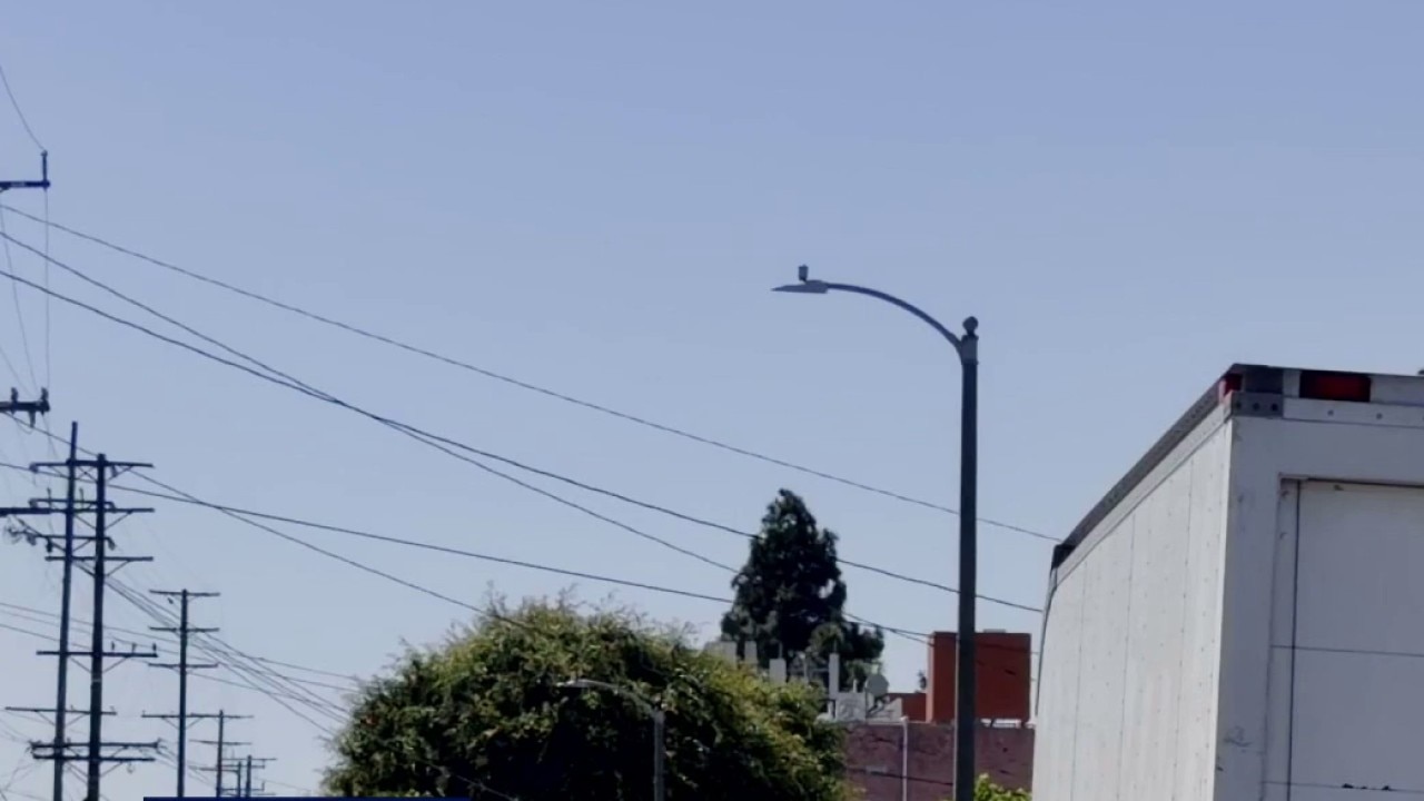 South LA residents frustrated over broken streetlights 