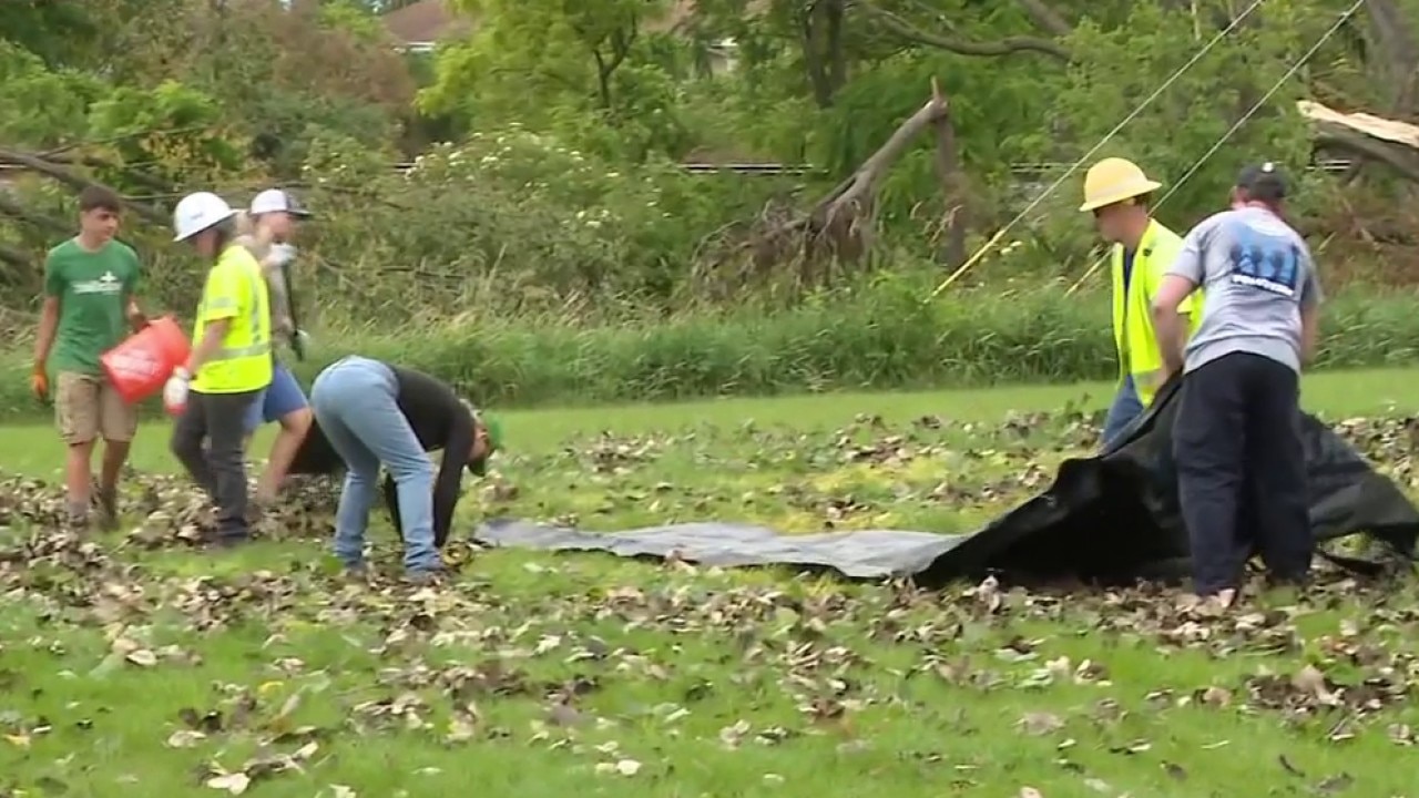 Volunteers help with storm clean up in NW Indiana