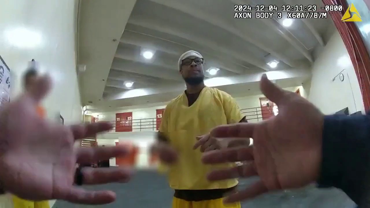 Bodycam: Deputy speaks with Leonard Jones about hot cell