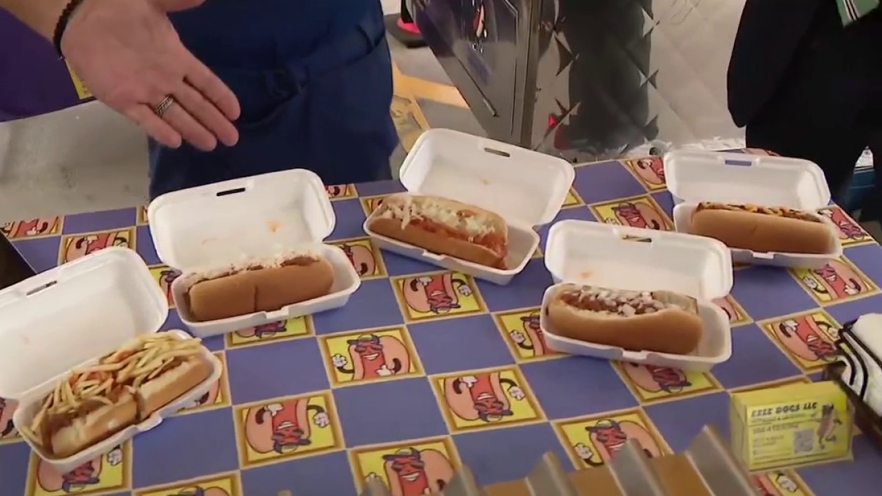 Food Truck: Ezee Dogs