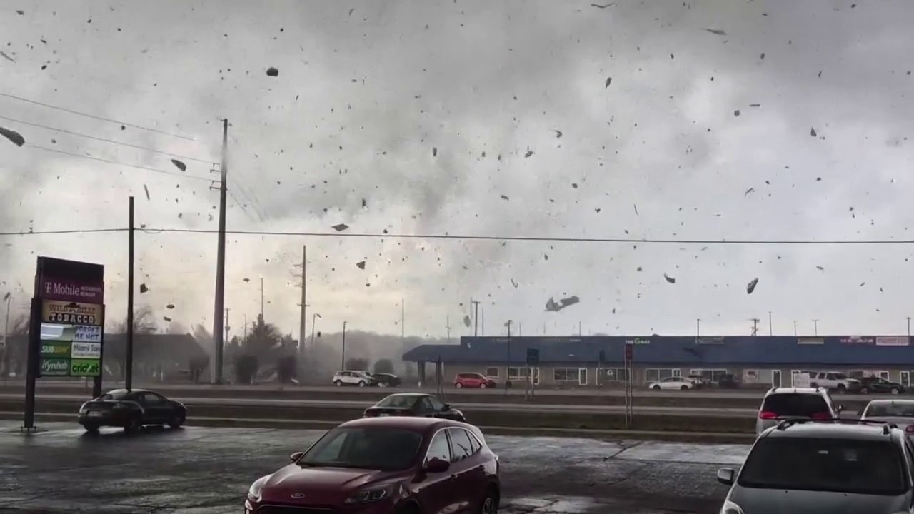 Tornado vortex caught on camera in Three Rivers