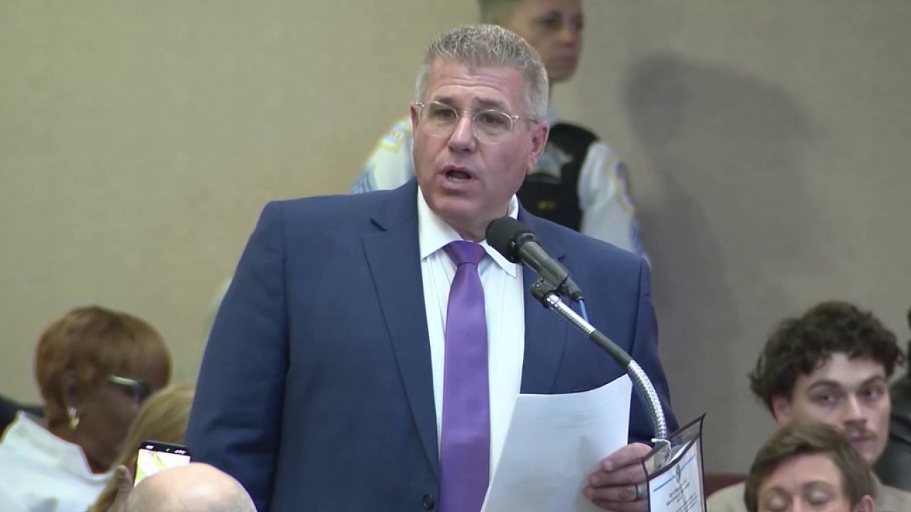Darren Bailey makes pitch to Chicago at City Council meeting: 'I owe you an apology'