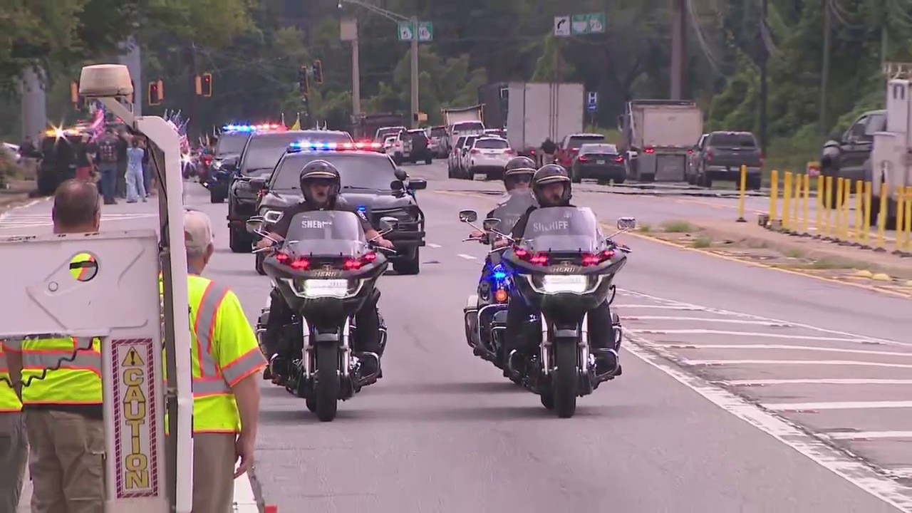 RAW: Procession for fallen soldier in Canton