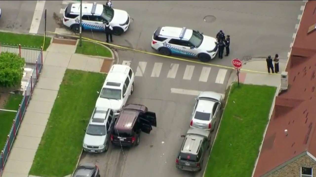 3 hospitalized after daylight shooting on Chicago's SW Side, officials say