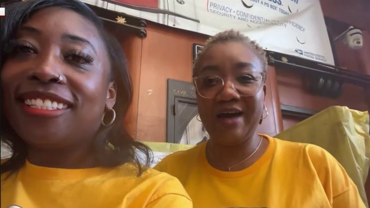Chicago letter carriers aim to stamp out hunger | ChicagoLIVE