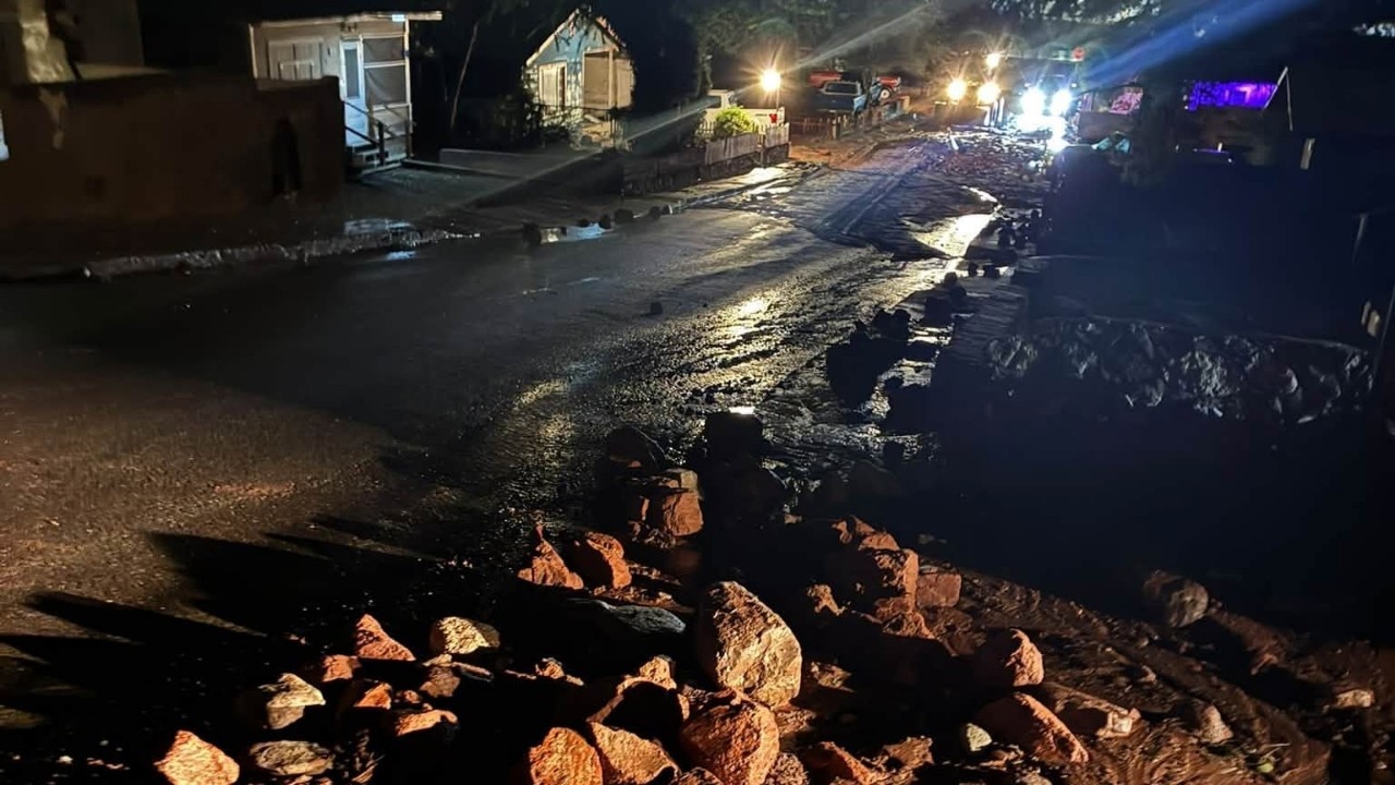 Flooding, rockslides hit eastern Arizona after intense rain