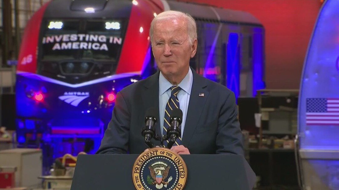 As shoppers flock to stores, Biden hopes to bag public approval for 2024