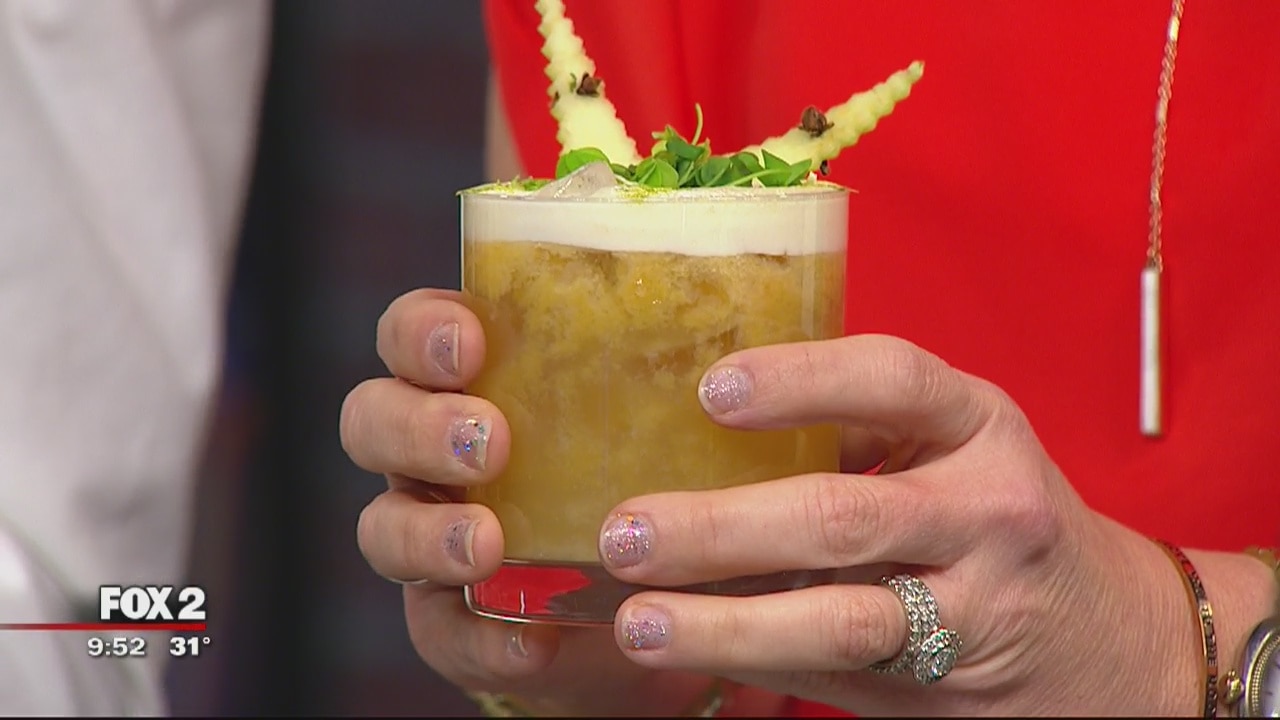 How to make a Liffey's Cooler cocktail; Visiting Dublin, Ohio for St. Paddy's