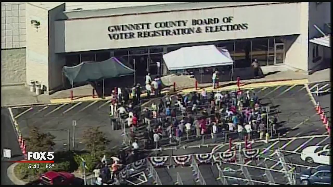 Long early voting lines