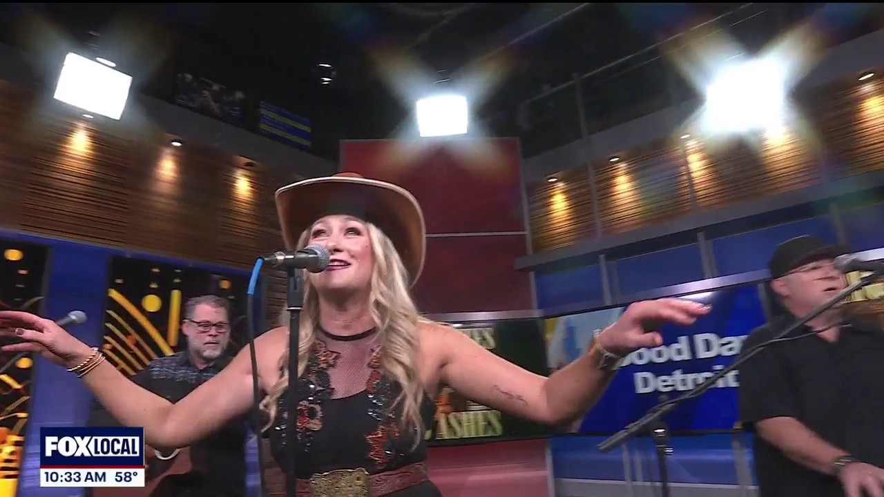 Audrey Ray performs at The Roxy Rochester tonight