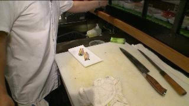 Final touches on the sushi