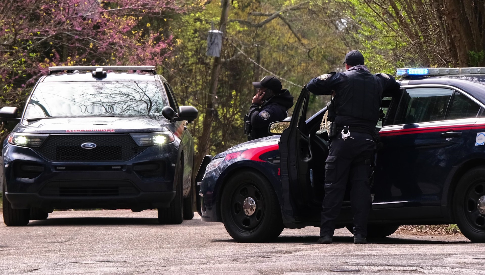 Photos: Large Atlanta police presence as officers serve search warrant