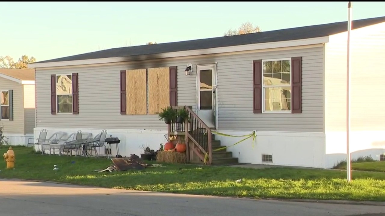 Man killed, others injured in mobile home fire in Monroe